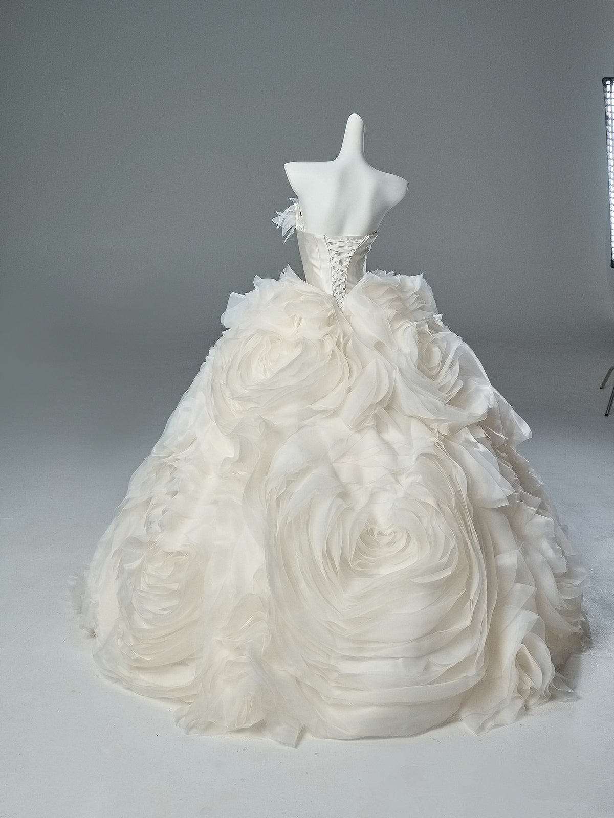 Pure White Lover Grand Skirt French Bridal Gown